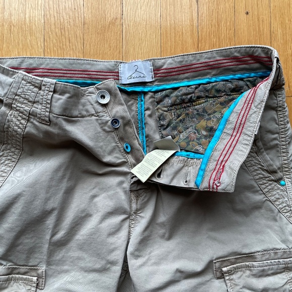 BERNA CUT OFF CARGO SHORTS SIZE 32 EXCELLENT CONDITION. - Picture 5 of 7